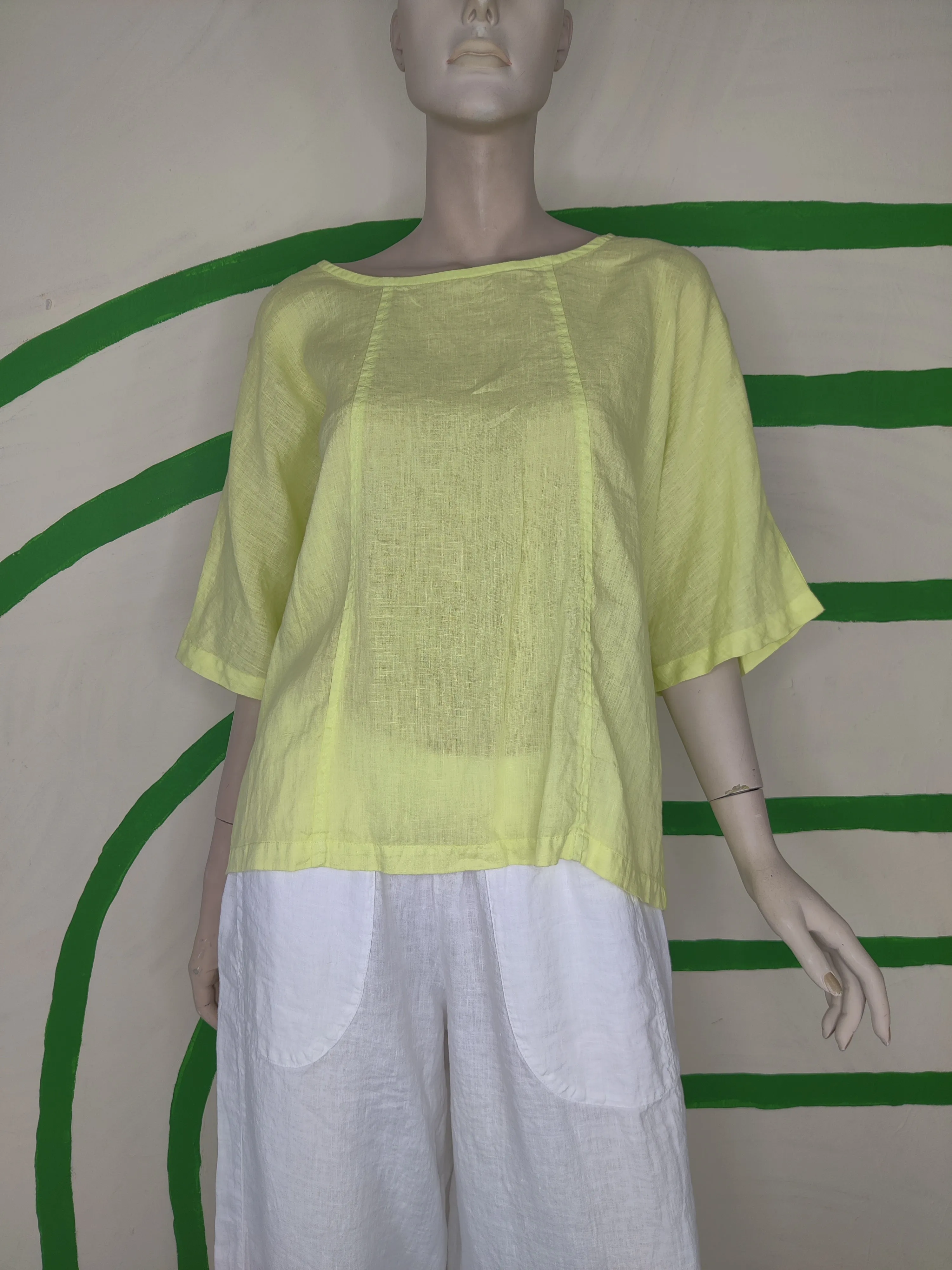 Back Buttons Detail Blouse Curve