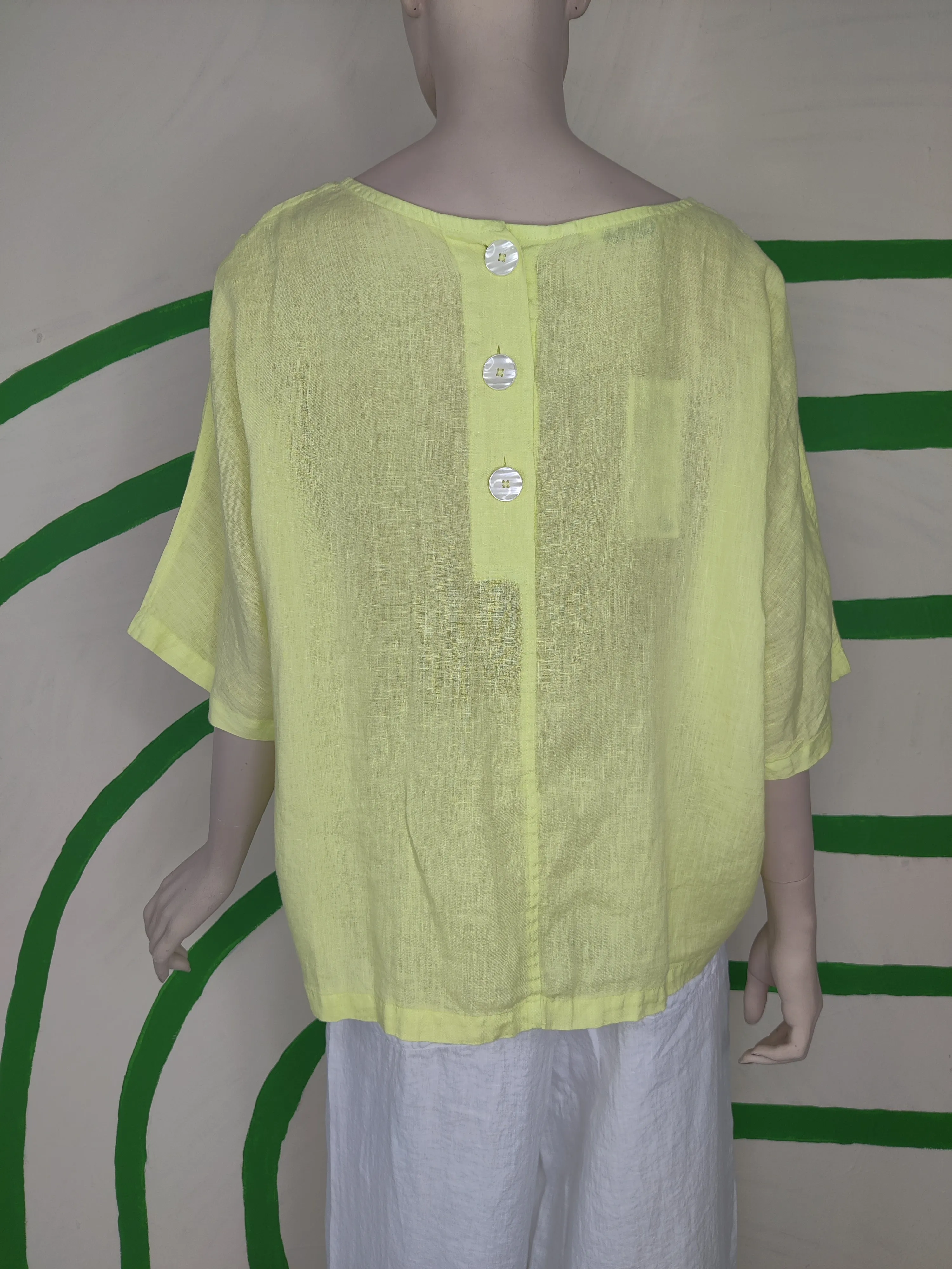 Back Buttons Detail Blouse Curve