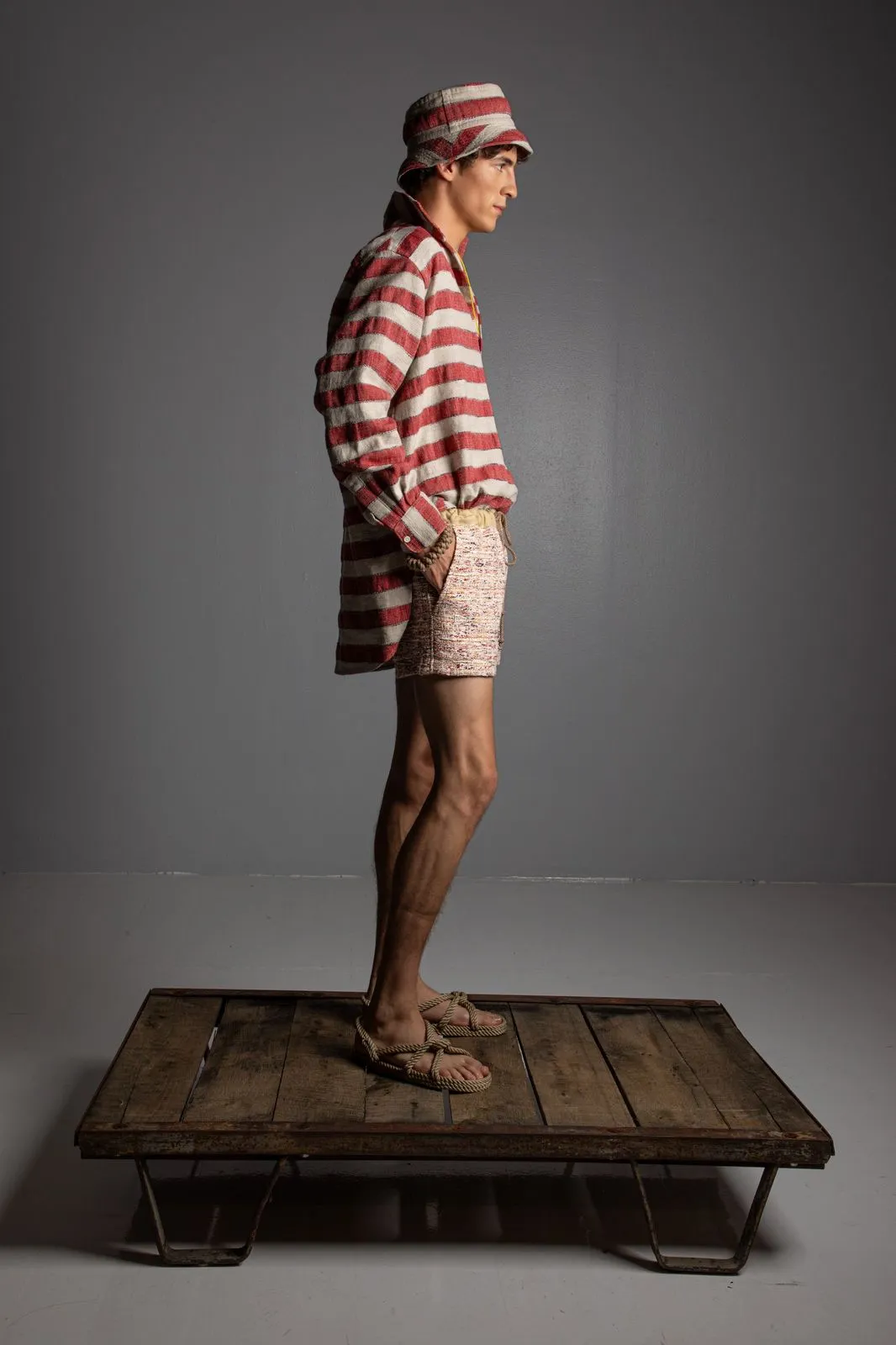 popover with collar adirondack stripe/red