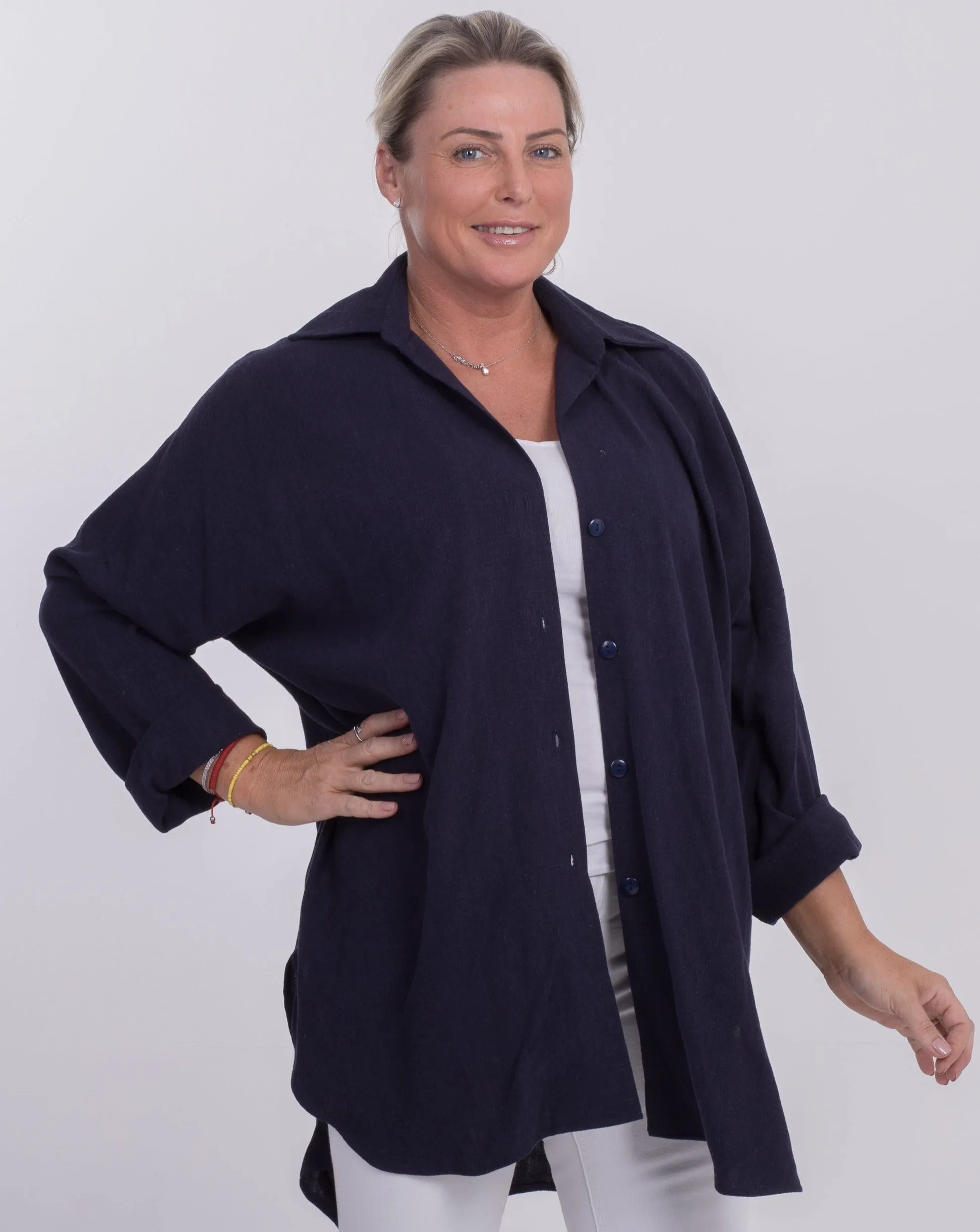 THE SOHO OVERSIZED SHIRT IN NAVY LINEN BLEND